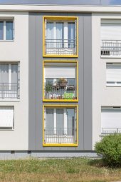 Entourage porte fenêtre jaune, couleur vive